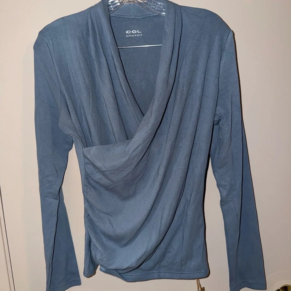 NWT OGL Dusk Blue Medium Eco-Mousse® Crossover Ruched Long Sleeve (Surplice) Top - Picture 4 of 8